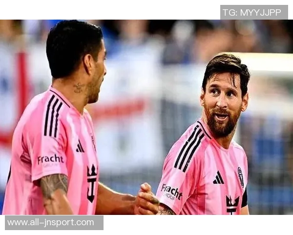 梅西禁区低射中柱阿连德远射击中横梁运气不佳令人惋惜 梅西禁区低射中柱阿连德远射击中横梁运气不佳令人惋惜