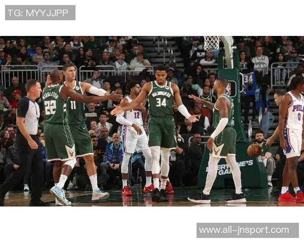 雄鹿季前赛对决热火字母哥缺阵里弗斯确认球队调整策略 雄鹿季前赛对决热火字母哥缺阵里弗斯确认球队调整策略