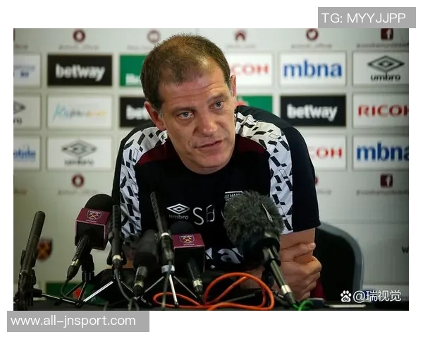 比克斯塔夫分享应对犯规困扰的策略与团队努力掌控局势的经验 比克斯塔夫分享应对犯规困扰的策略与团队努力掌控局势的经验