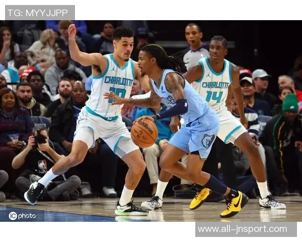 菜鸟表现出色灰熊新秀砍下27分黄蜂中锋完美7投7中贡献14分 菜鸟表现出色灰熊新秀砍下27分黄蜂中锋完美7投7中贡献14分