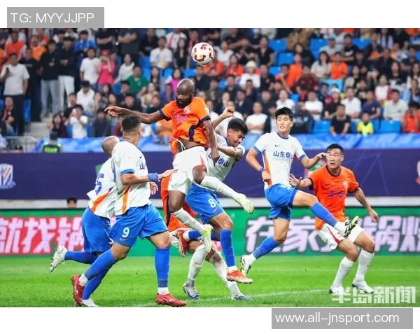 海牛门前连续进攻未果VAR判罚越位导致进球无效引发争议 海牛门前连续进攻未果VAR判罚越位导致进球无效引发争议