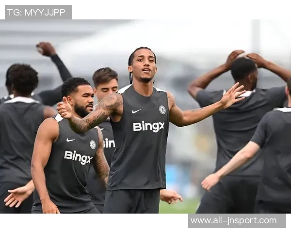 切尔西训练基地泳池警报误响球员们紧急撤离引发关注 切尔西训练基地泳池警报误响球员们紧急撤离引发关注