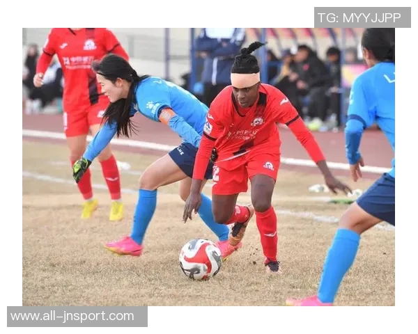 武汉女足外援奥乌苏错失绝佳机会踢中边网令人扼腕叹息 武汉女足外援奥乌苏错失绝佳机会踢中边网令人扼腕叹息