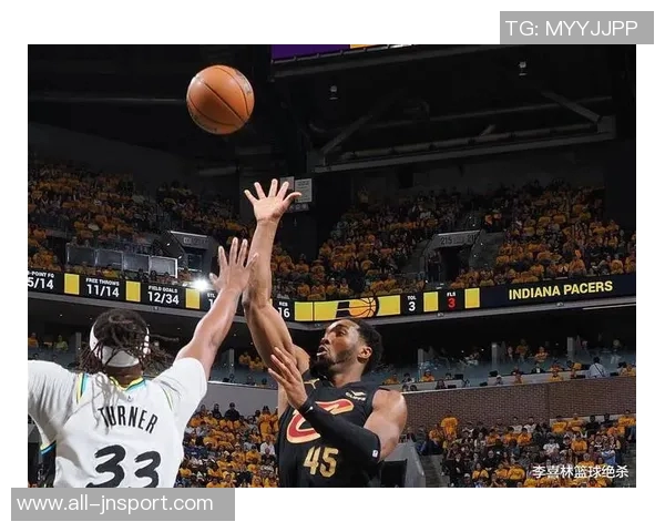 米切尔赛季结束后遭受重创提前与队友开始新赛季训练 米切尔赛季结束后遭受重创提前与队友开始新赛季训练