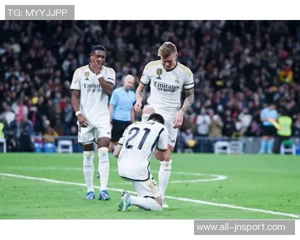 贝林在皇马首赛季表现抢眼但锐气不足正努力寻找最佳位置 贝林在皇马首赛季表现抢眼但锐气不足正努力寻找最佳位置