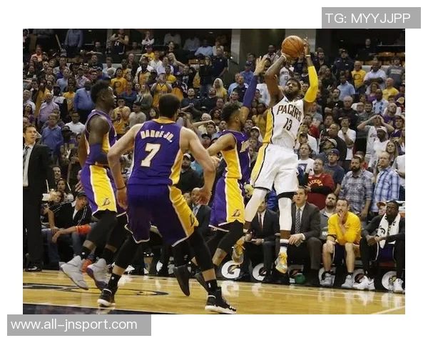 湖人期待詹姆斯在对阵马刺的比赛中强势复出缓解坐骨神经痛困扰