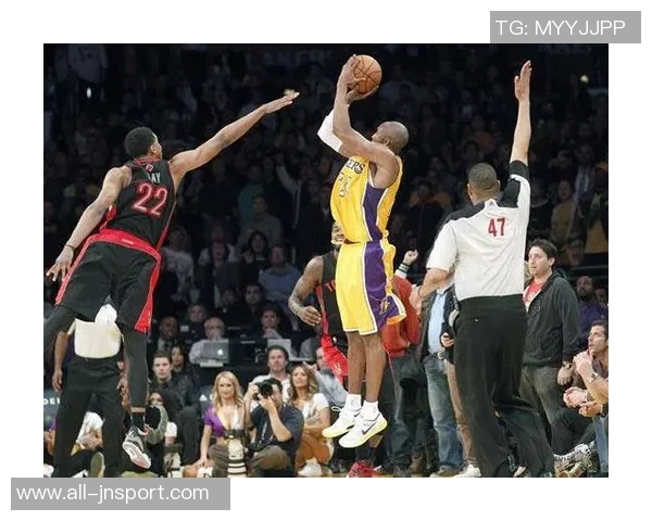 媒体人点评约克绝杀如科比经典时刻边线接球动作相似