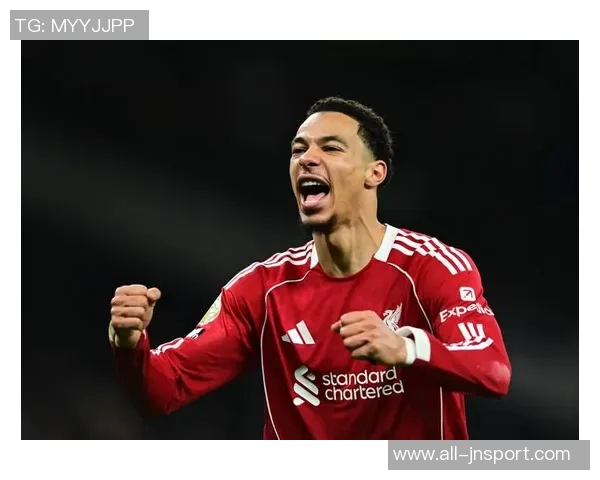 利物浦前锋伊萨克今日在训练中心积极进行恢复性训练以备战下一场比赛